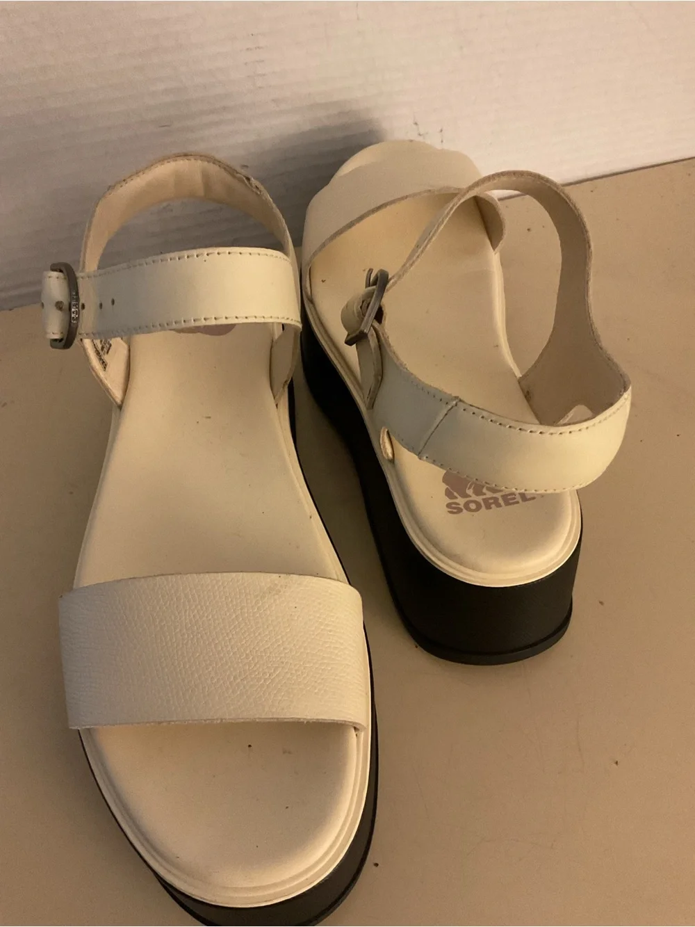 Sorel women crème leather platform wedge sandals US 8